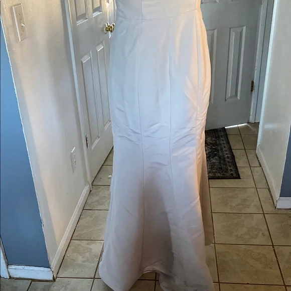 Amsale Elegant off White One-Shoulder Gown